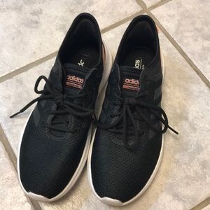 Women’s adidas Cloudfoam, Size 7